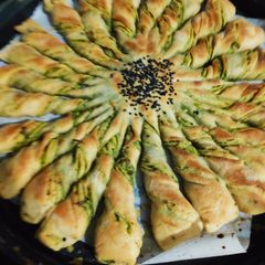 A picture of Stuffed sunflower bread.