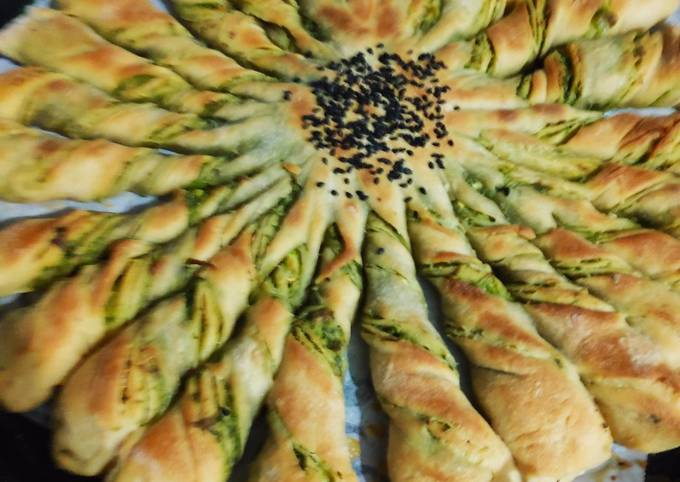 Stuffed sunflower bread