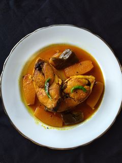 সব্জী দিয়ে ইলিশ মাছ (Sabji diye Ilish mach recipe in Bengali) রেসিপির প্রধান ছবি