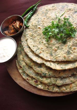 A picture of Coriander Paratha (Kothimbir Paratha).