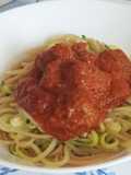 Noodles de Curgete com Almôndegas