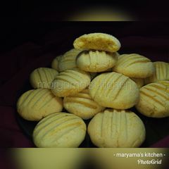 A picture of Custard cookies.