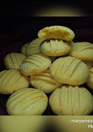 A picture of Custard cookies.