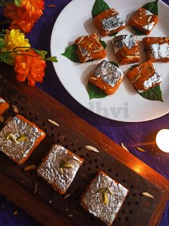 बेसन बर्फी (Besan barfi recipe in Hindi) रेसिपी मुख्य फोटो