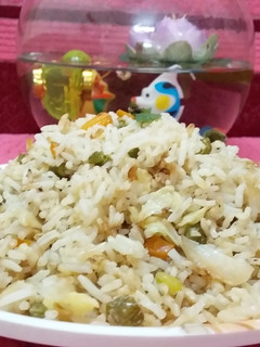 वेज फ्राइड राइस (Veg Fried Rice recipe in Hindi) रेसिपी मुख्य फोटो