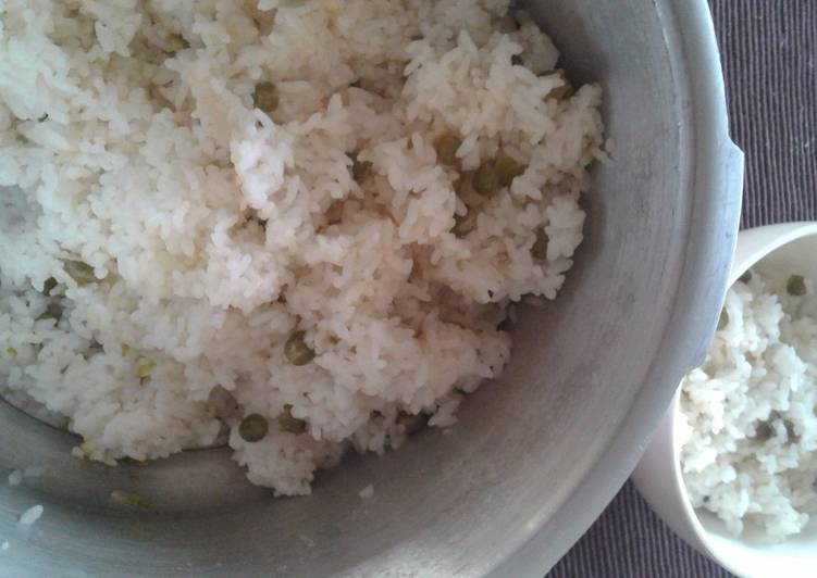 Rice with plenty of peas