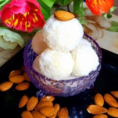 A picture of Coconut Balls 🥥.