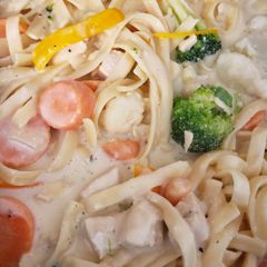 A picture of Chicken Pasta Alfredo.
