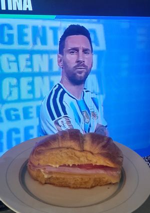 Una foto de 🥐 Oíd mortales... el crujir de esta medialuna 🇦🇷