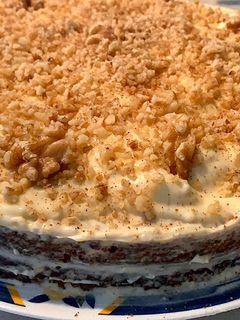 Una foto de Tarta de zanahoria con frosting de queso 🥕