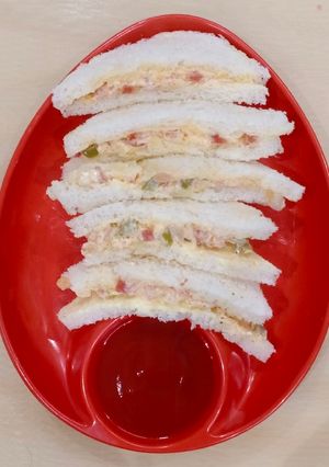 A picture of Russian salad sandwich.