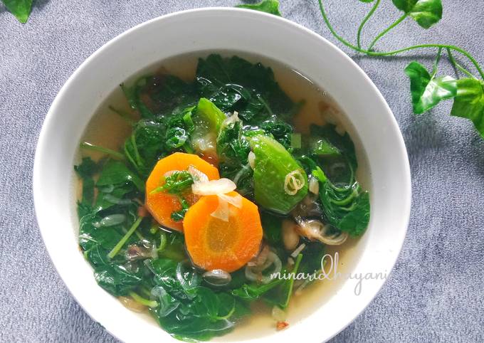 Cara membuat Sayur Bening Bayam Oyong Cara membuat Sayur Bening Bayam Oyong