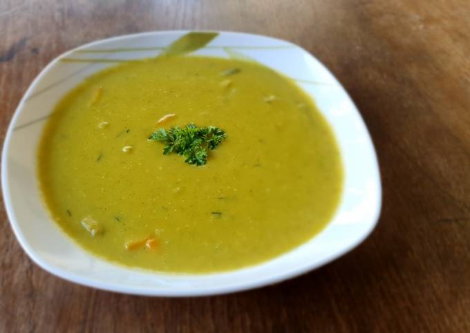 Zucchini-Gemüse-Suppe