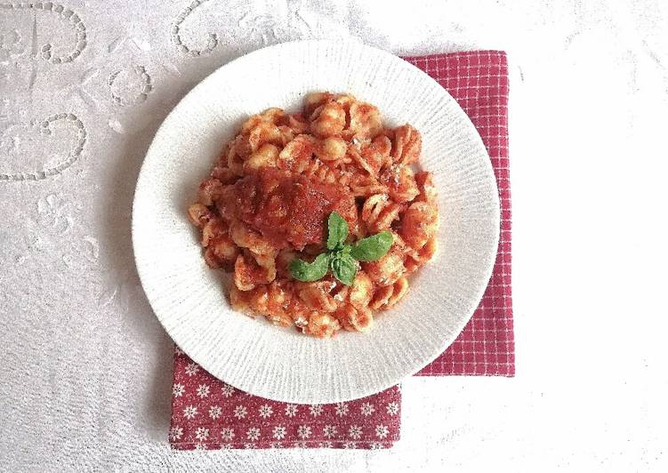 Orecchiette al ragù di brasciole alla barese