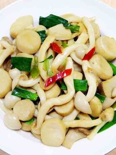 【厚生廚房】蠔油炒雙菇 的食譜成品照片