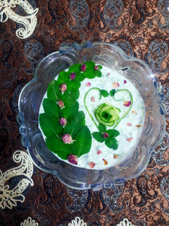 عکسی از دستور آب دوغ خیار و ماست خیار
