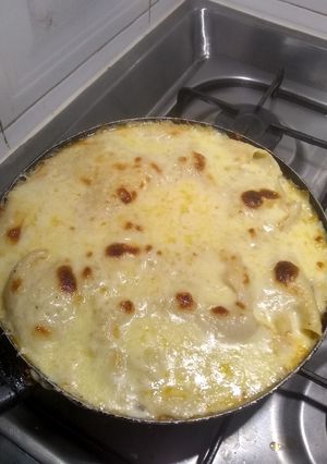 Una foto de Lasaña de pollo con champiñones