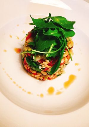 Foto principal de Tartar de aguacate, tomate y habitas