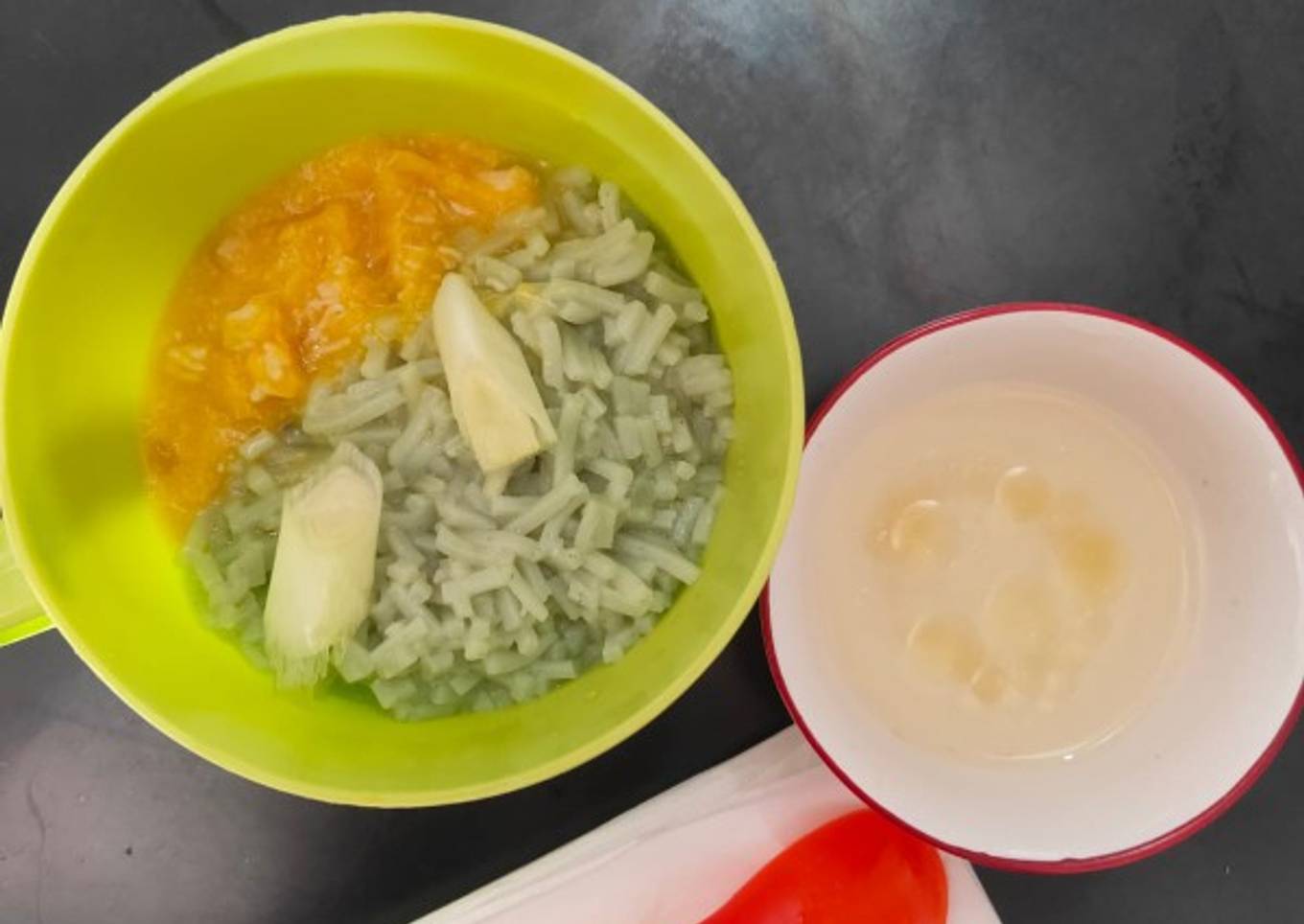 MPASI 11 bulan, Mie Ayam Saus Labu Kuning
