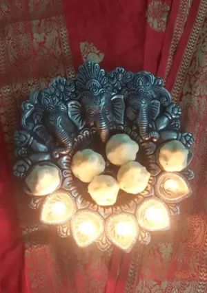 ડ્રાયફ્રુટ માવા મોદક(modak recipe in gujarati) રેસીપી મુખ્ય ફોટો