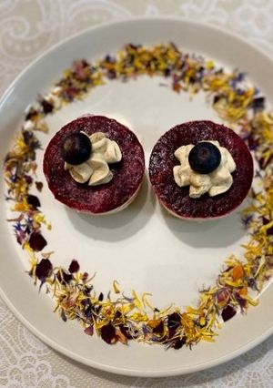 Una foto de Coffecake de queso mascarpone con café y compota de arándano
