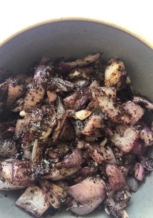 A picture of Sumac onions - vegan.