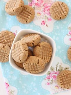 Una foto de Galletas de plátano y cacahuete