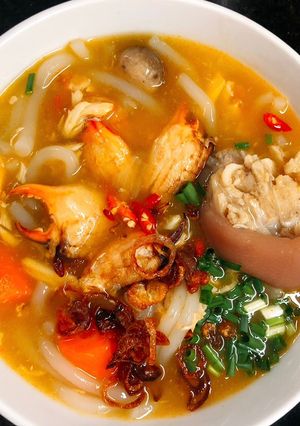 A picture of Banh Canh with Crab and Pork Hock.