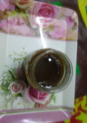 A picture of Khajur imli ki chutney.