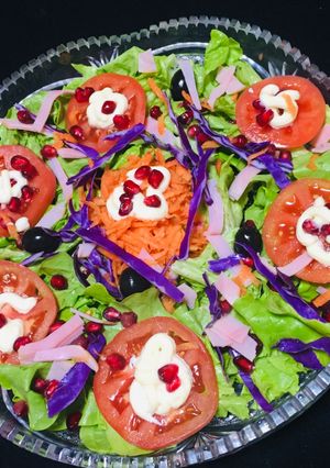 Una foto de Ensalada Mixta Simples con Granada 🥗