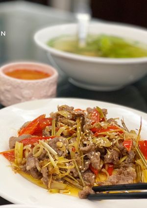 Hình của món Bò xào xả ớt.