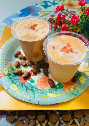 A picture of Kesar mango ice cream shake.