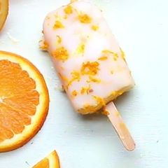 A picture of Orange Creamsicle Popsicles.