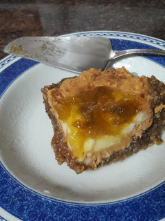Una foto de Tarta de manzana y cacahuete sin horno, sin gluten y vegana 🍎