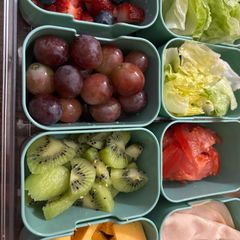 A picture of Fridge clean out box.