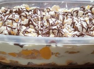 Una foto de Postre tipo chajá