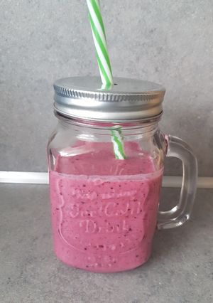 Une photo de Smoothie fruits rouge