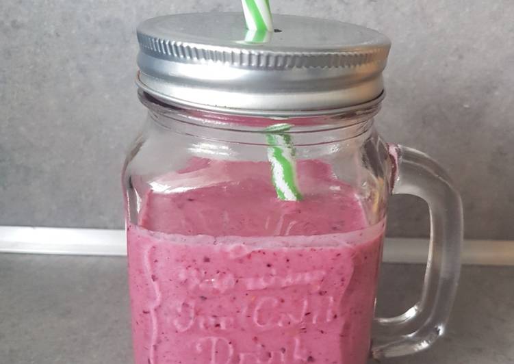 Smoothie fruits rouge
