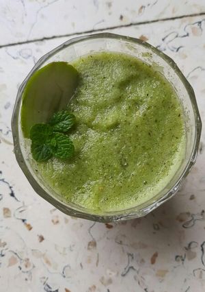 પેર અને ફૂદીના શરબત (Pear Pudina Sharbat Recipe In Gujarati) રેસીપી મુખ્ય ફોટો