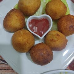 A picture of Cheese balls.