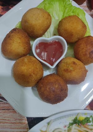 A picture of Cheese balls.
