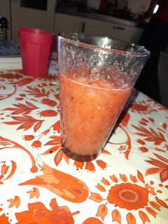 Una foto de Licuado de sandía y frutilla