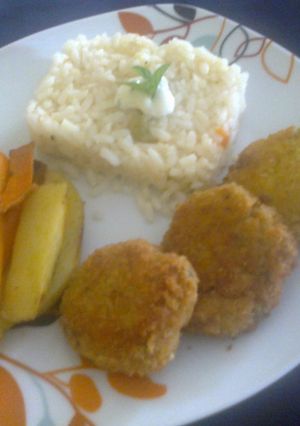Una foto de Tortitas de papa, zanahoria y atún