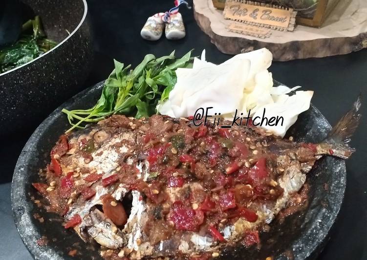 Resep Ikan Asap Sambal Terasi Kemangi, Sempurna