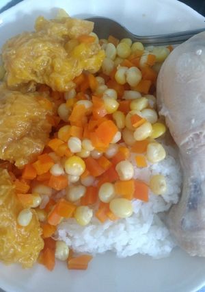 Una foto de Verduras con pollo