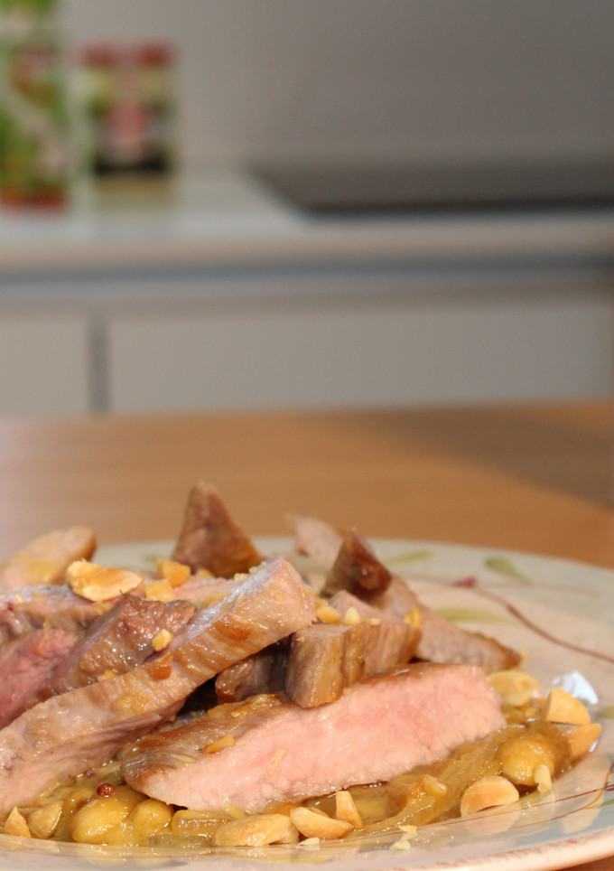 Una foto de Secreto ibérico con miel y mostaza