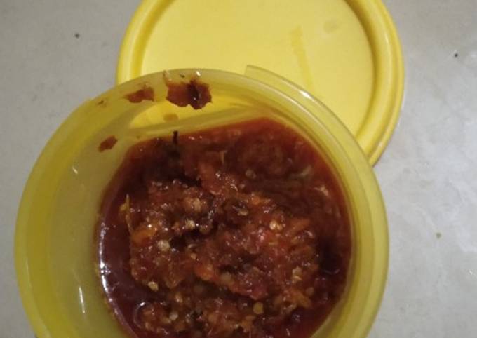 Bagaimana Membuat Sambal bawang petis asin yang Menggugah Selera