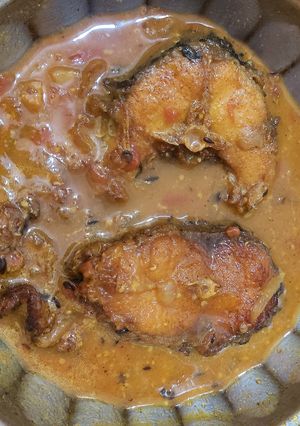 কাতলা মাছের ঘরোয়া ঝোল(katla macher jhol recipe in Bengali) রেসিপির প্রধান ছবি