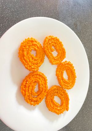 A picture of Chettinad Special Spicy Murukku.