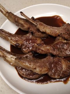 烤羊排佐紅酒醬 的食譜成品照片